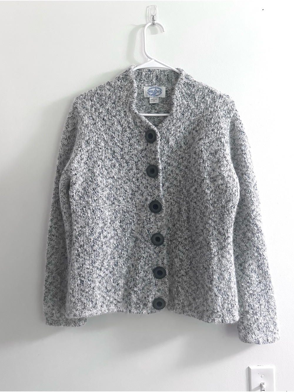Wilsons of Wickford women’s gray Cardigan Sweater size medium - Picture 9 of 9